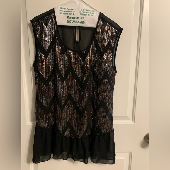 Women’s Large sleeveless sequined top with see thru material. Preloved - Picture 3 of 4
